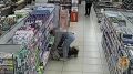 Красноярка пыталась вынести из супермаркета товары на 11 тысяч рублей — больше всего набрала для своего шпица