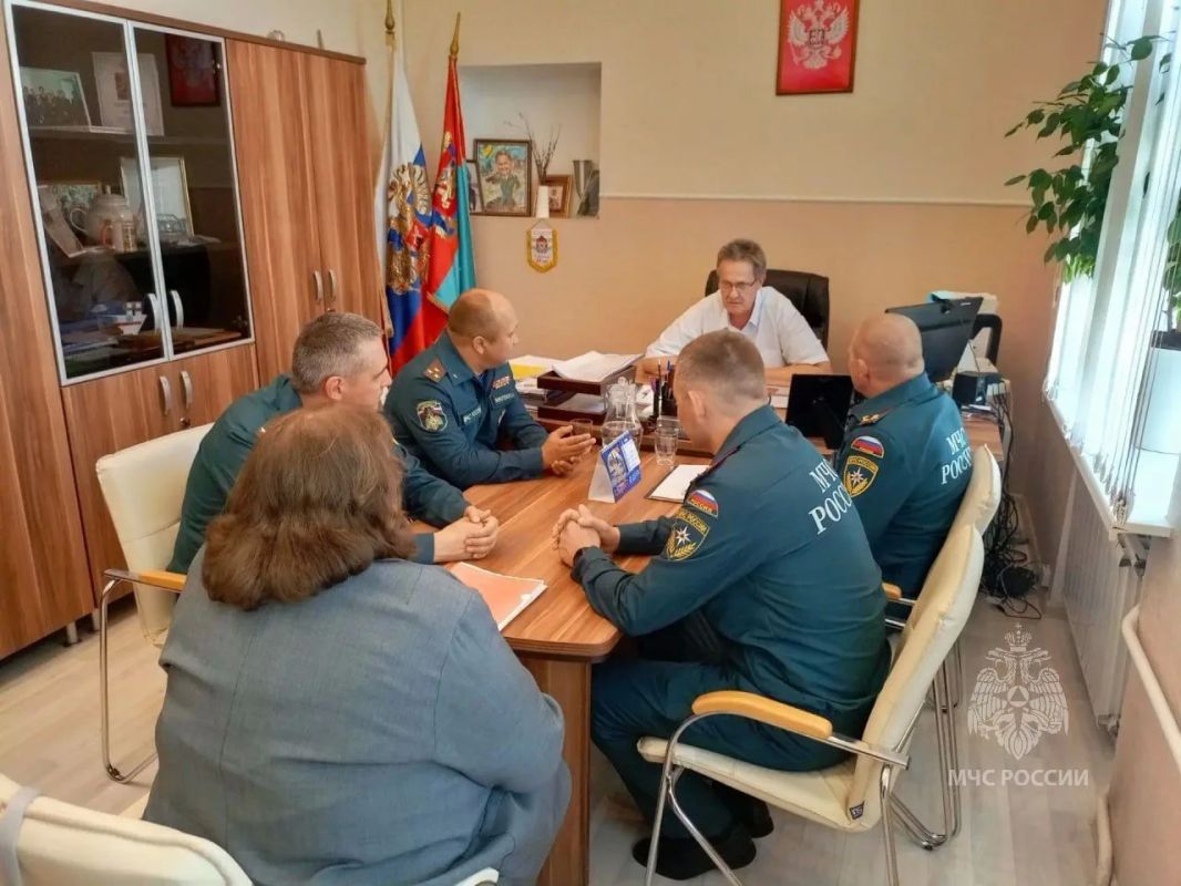 В Главном управлении работает комиссия Центрального аппарата МЧС России В Главном управлении работает комиссия Центрального аппарата МЧС России