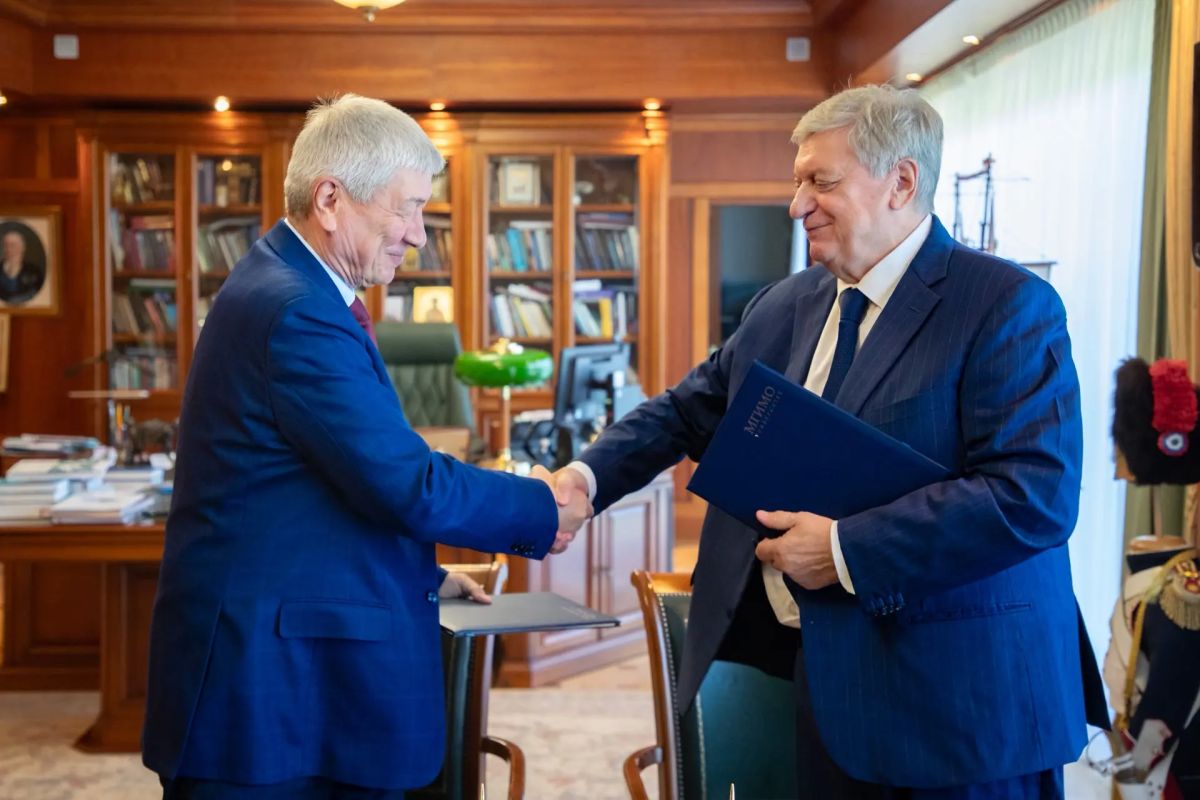 Росфинмониторинг и МГИМО заключили соглашение о сотрудничестве Росфинмониторинг и МГИМО заключили соглашение о сотрудничестве