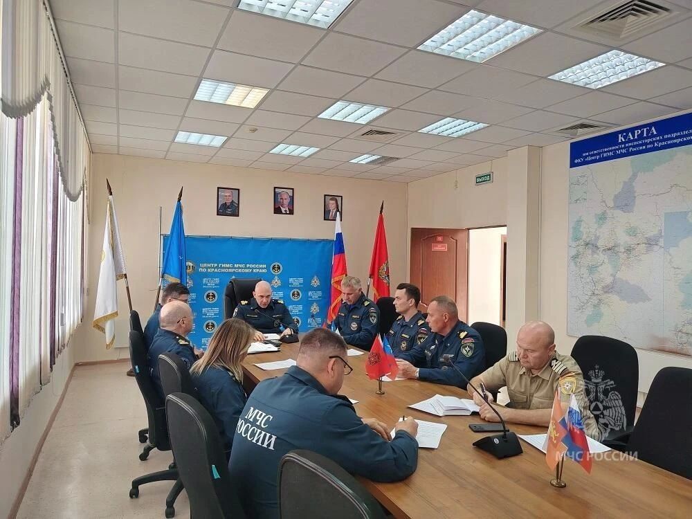 В Главном управлении работает комиссия Центрального аппарата МЧС России В Главном управлении работает комиссия Центрального аппарата МЧС России