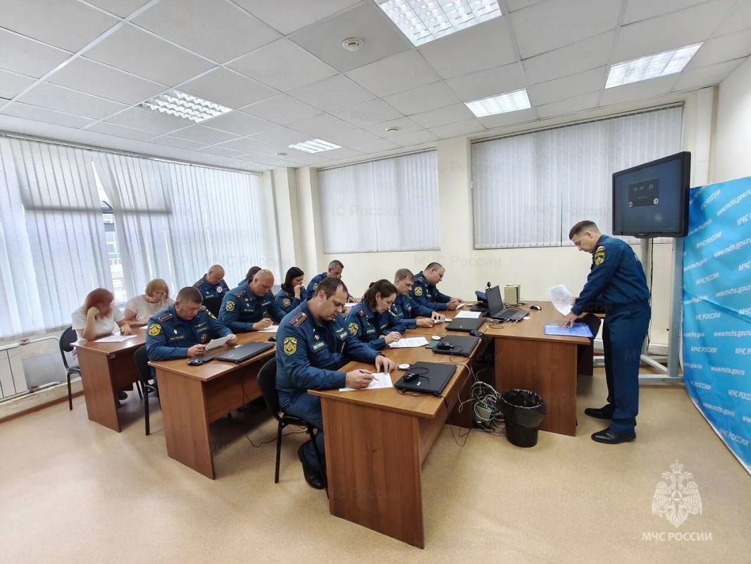В Главном управлении работает комиссия Центрального аппарата МЧС России В Главном управлении работает комиссия Центрального аппарата МЧС России