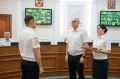 Начальник ГУ МВД России по Красноярскому краю генерал-лейтенант полиции Александр Соловьёв наградил отличившихся сотрудников