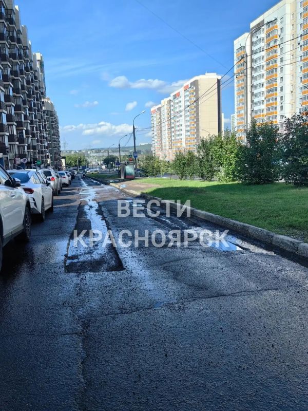 Яму на улице Чернышевского, 75 засыпали Яму на улице Чернышевского, 75 засыпали