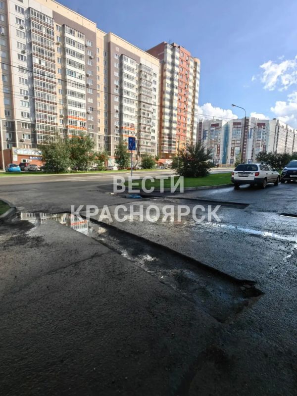 Яму на улице Чернышевского, 75 засыпали Яму на улице Чернышевского, 75 засыпали