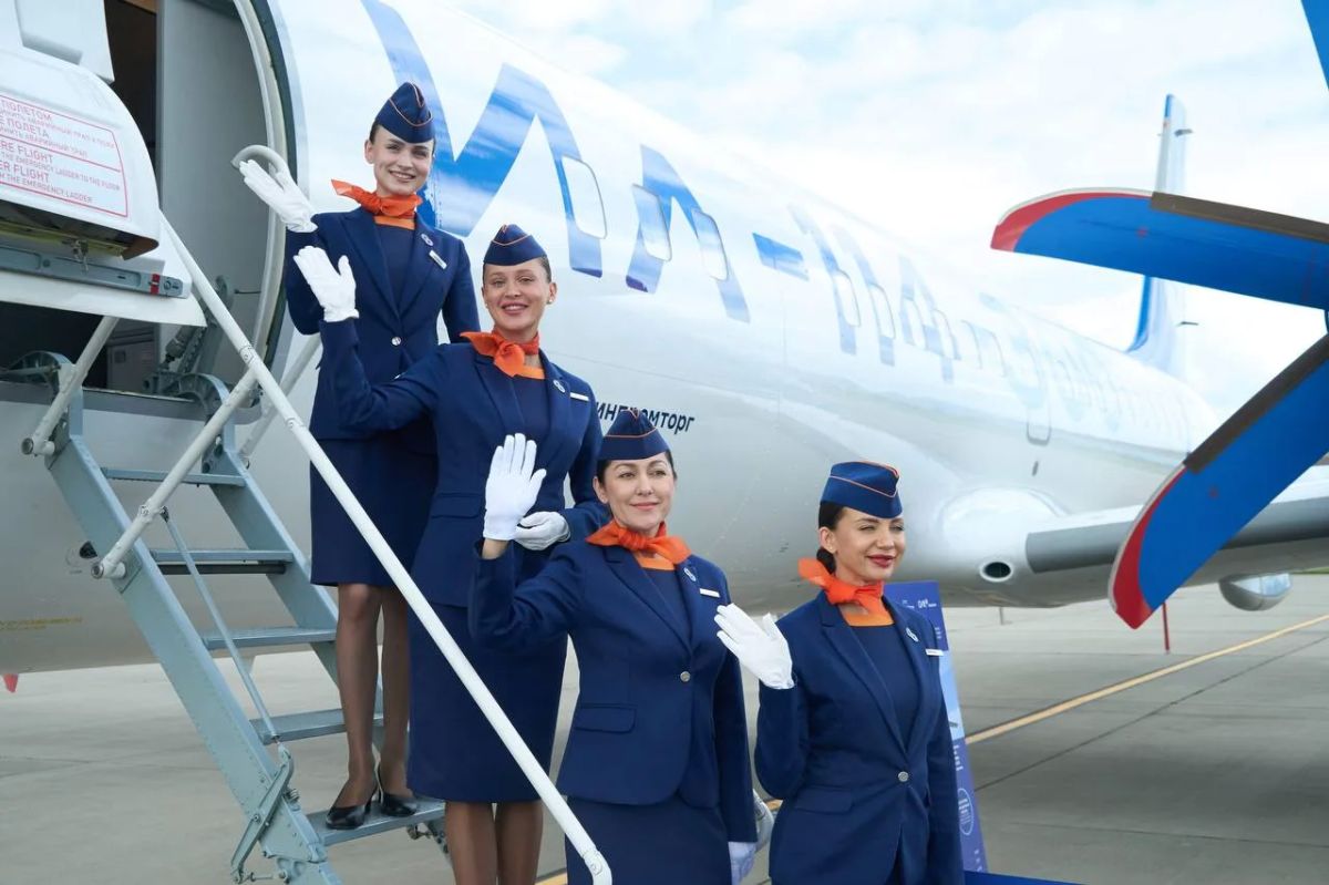 Новый самолет Ил-114-300, который составит основу парка Дальнего Востока на местных и региональных воздушных линиях, в преддверии ВЭФ прибыл во Владивосток Новый самолет Ил-114-300, который составит основу парка Дальнего Востока на местных и региональных воздушных линиях, в преддверии ВЭФ прибыл во Владивосток