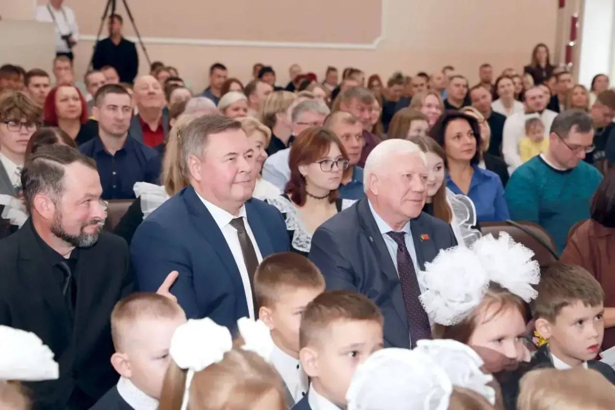 Дмитрий Карасёв: Дорогие норильчане! От всего сердца поздравляю вас с Днём знаний Дмитрий Карасёв: Дорогие норильчане! От всего сердца поздравляю вас с Днём знаний