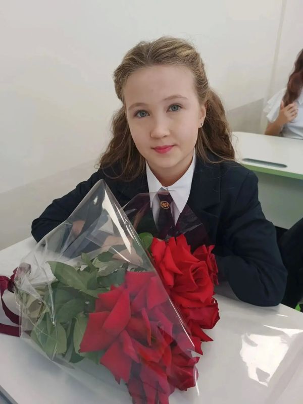 Улыбки, цветы и белые банты: делимся фотоподборкой с сегодняшнего Дня знаний в большом Красноярске Улыбки, цветы и белые банты: делимся фотоподборкой с сегодняшнего Дня знаний в большом Красноярске