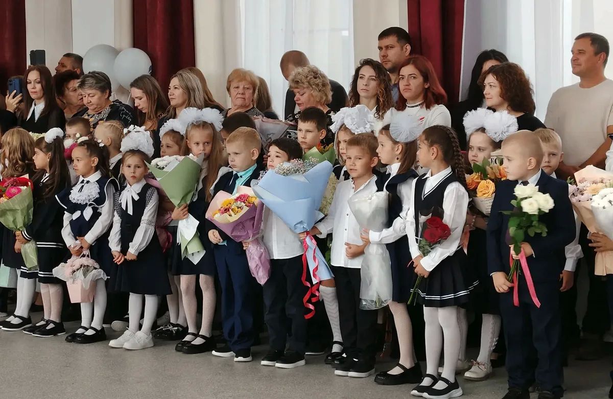 В День знаний открылись 4 школы города после капитального ремонта и одна школа-новостройка В День знаний открылись 4 школы города после капитального ремонта и одна школа-новостройка