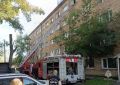 В Красноярске пожарные спасли 4 детей и 10 взрослых из горящей пятиэтажки