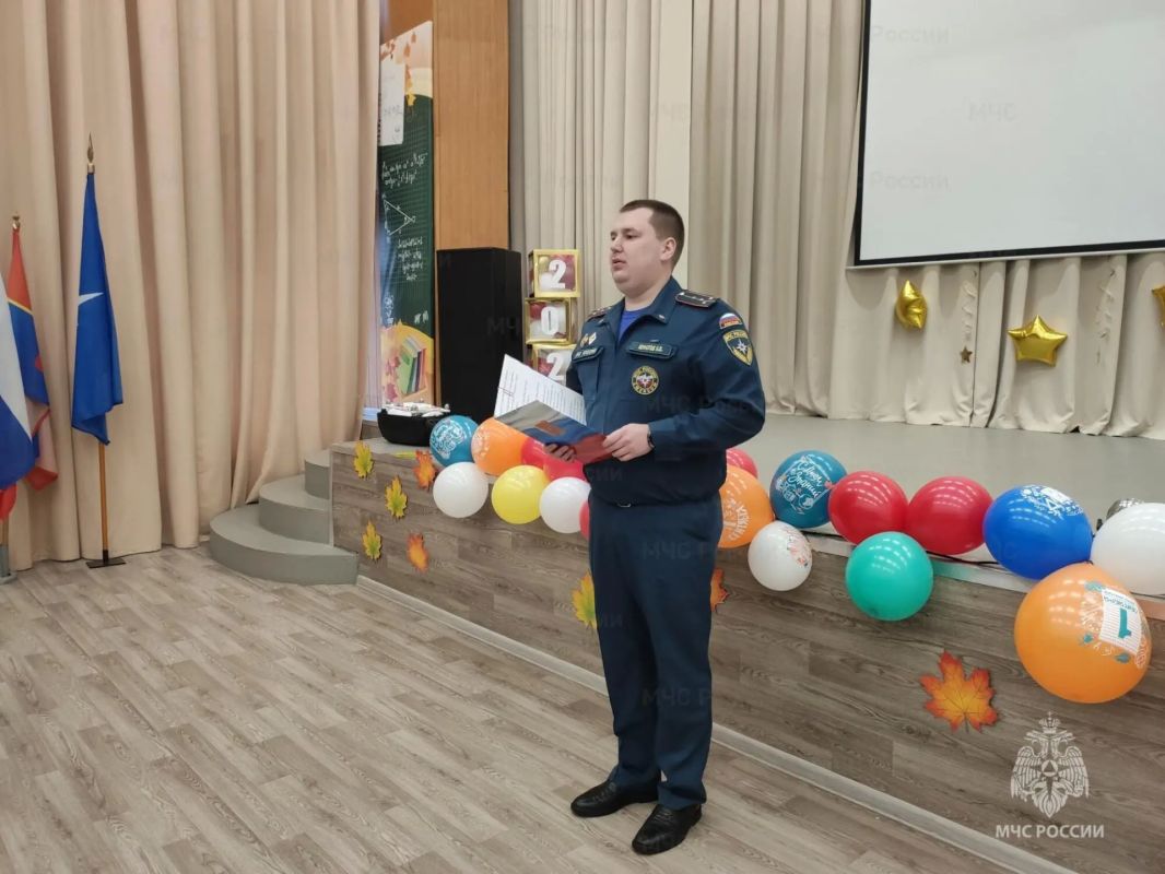 Ученики специализированного класса «МЧС-Резерв» в Норильске получили подарок от начальника Главного управления