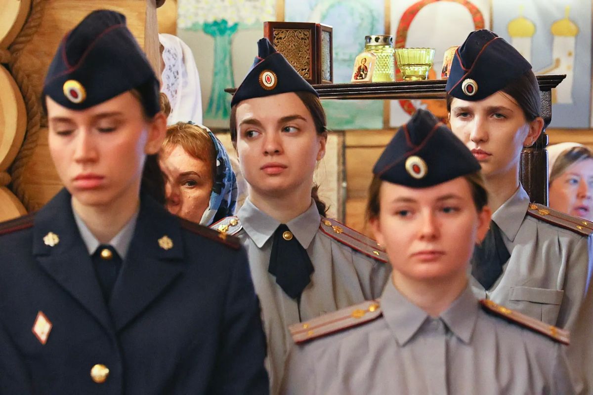 Руководители и сотрудники пенитенциарного ведомства Красноярского края посетили Божественную литургию в храме священномученика Амфилохия Руководители и сотрудники пенитенциарного ведомства Красноярского края посетили Божественную литургию в храме священномученика Амфилохия