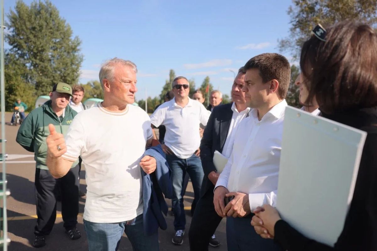 Михаил Котюков: Вчера команда Сбера во главе с Германом Грефом работала в Красноярске Михаил Котюков: Вчера команда Сбера во главе с Германом Грефом работала в Красноярске