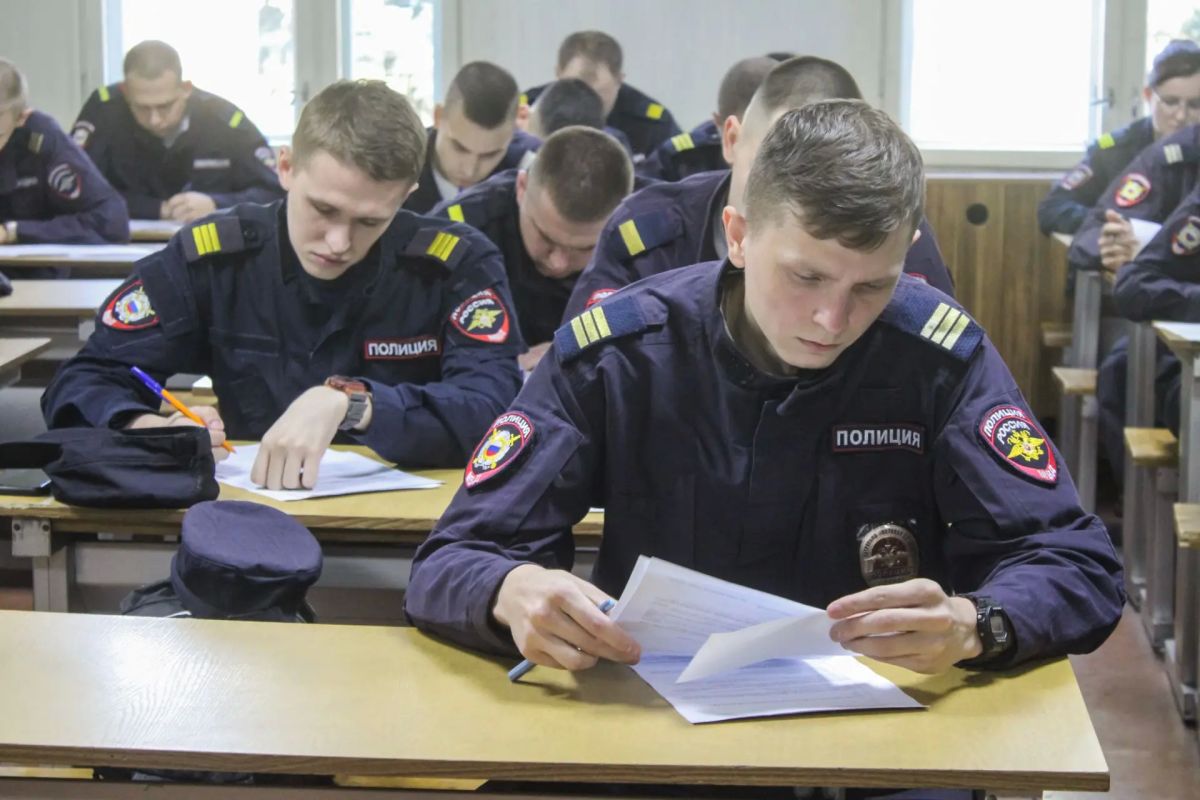 В Красноярске выбрали лучшего сотрудника ППСП В Красноярске выбрали лучшего сотрудника ППСП