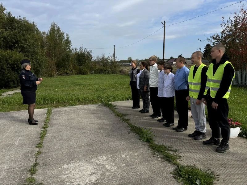 Нижнеингашские дорожные полицейские провели профилактическую акцию «Сверкаем вместе» Нижнеингашские дорожные полицейские провели профилактическую акцию «Сверкаем вместе»