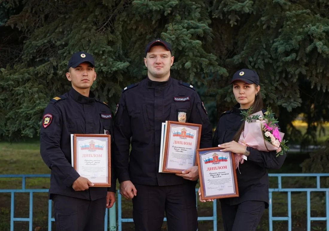 От конкурса до подвига: ко Дню ППС в Красноярске наградили лучших сотрудников и полицейского, проявившего мужество во время службы От конкурса до подвига: ко Дню ППС в Красноярске наградили лучших сотрудников и полицейского, проявившего мужество во время службы