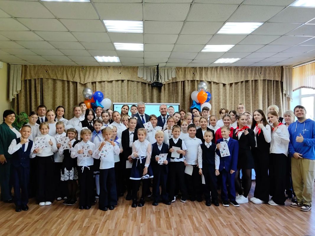 Инновации в школах Рыбинского округа: учиться стало интереснее! Уральская СОШ № 34 и Новосолянская СОШ № 1 получили современные интерактивные панели. Оборудование передано в рамках благотворительной программы «Ученье – свет»... Инновации в школах Рыбинского округа: учиться стало интереснее! Уральская СОШ № 34 и Новосолянская СОШ № 1 получили современные интерактивные панели. Оборудование передано в рамках благотворительной программы «Ученье – свет»...