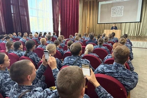 Начальник отдела кадров ГУФСИН Александр Зарубицкий встретился с курсантами Кузбасского института ФСИН России Начальник отдела кадров ГУФСИН Александр Зарубицкий встретился с курсантами Кузбасского института ФСИН России