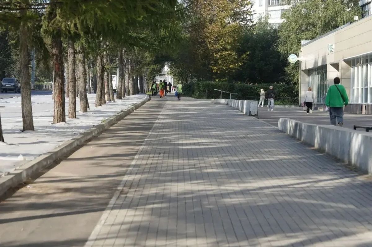 Подрядчик не успевает отремонтировать в срок тротуары на Копылова Подрядчик не успевает отремонтировать в срок тротуары на Копылова