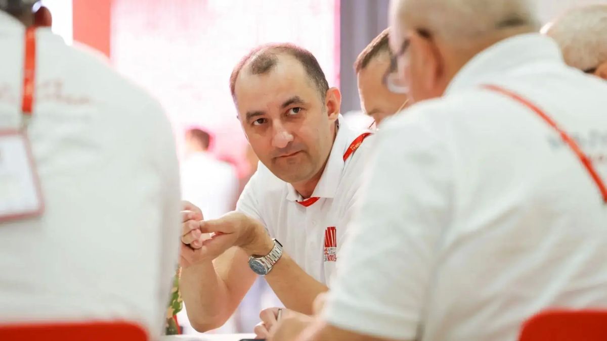 Наставник из Красноярска представит регион на финале всероссийского конкурса «Быть, а не казаться» Наставник из Красноярска представит регион на финале всероссийского конкурса «Быть, а не казаться»