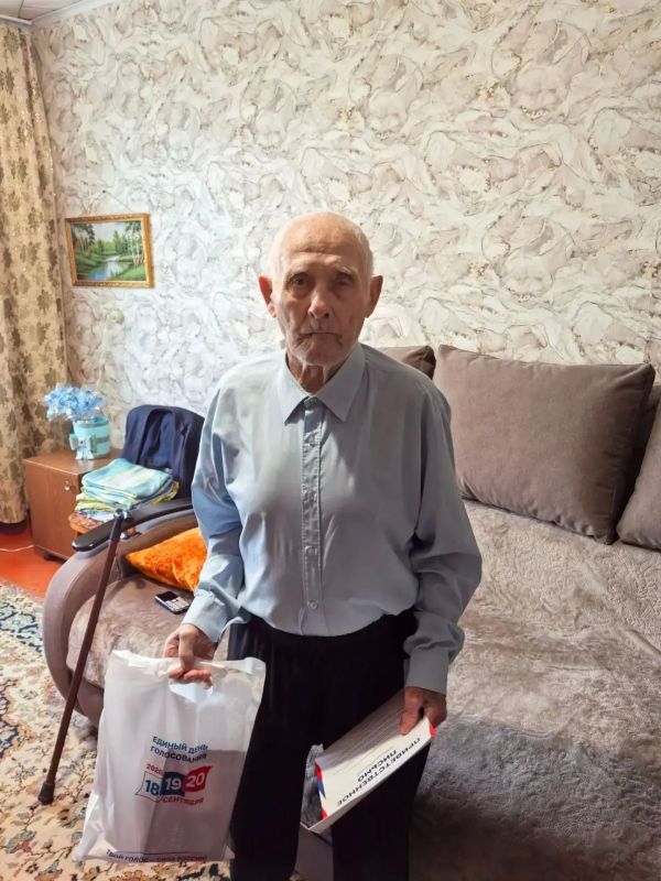 Ветеран Великой Отечественной войны несмотря на почтенный возраст – 99 лет – по-прежнему проявляет активную гражданскую позицию Ветеран Великой Отечественной войны несмотря на почтенный возраст – 99 лет – по-прежнему проявляет активную гражданскую позицию