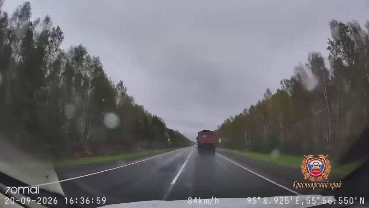 В КРАСНОЯРСКОМ КРАЕ ЛОБ В ЛОБ СТОЛКНУЛИСЬ ДВЕ ФУРЫ