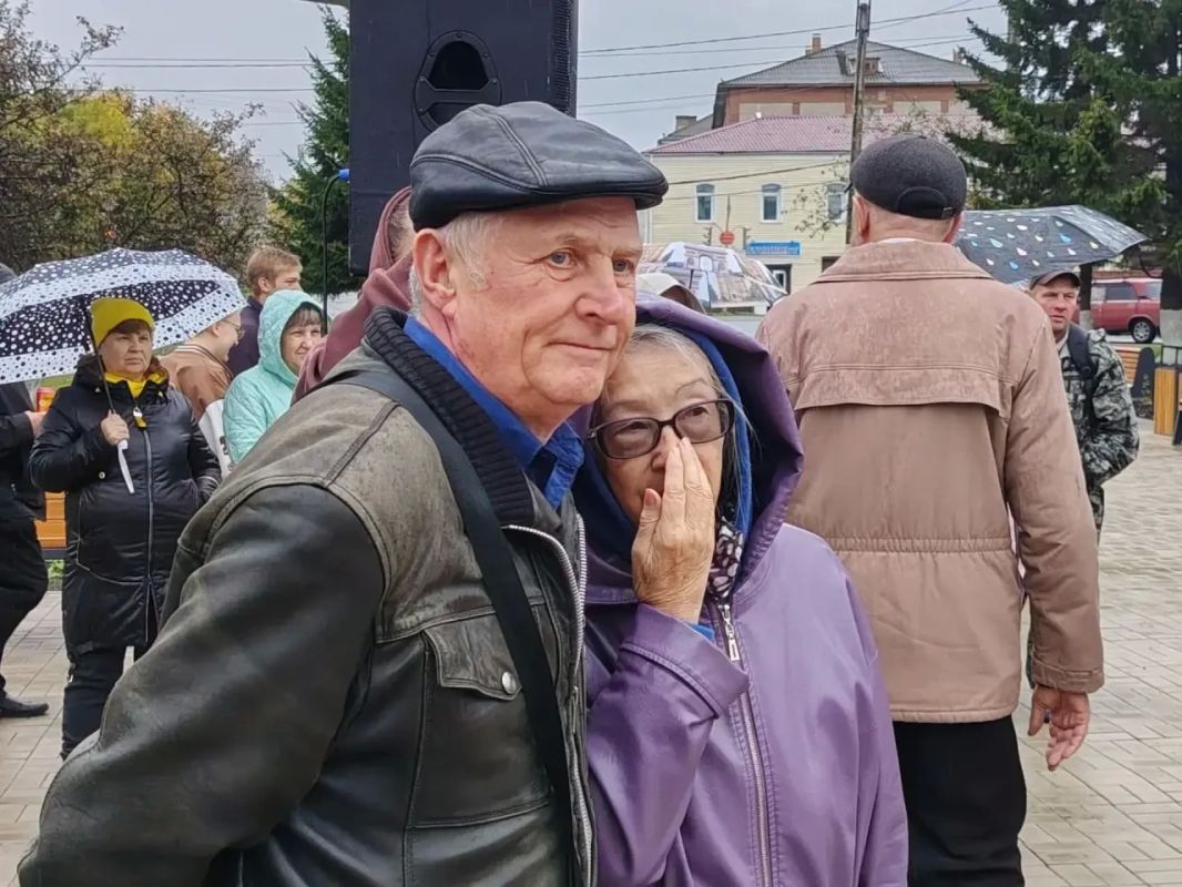 В Боготольском округе завершилось благоустройство Привокзальной площади В Боготольском округе завершилось благоустройство Привокзальной площади