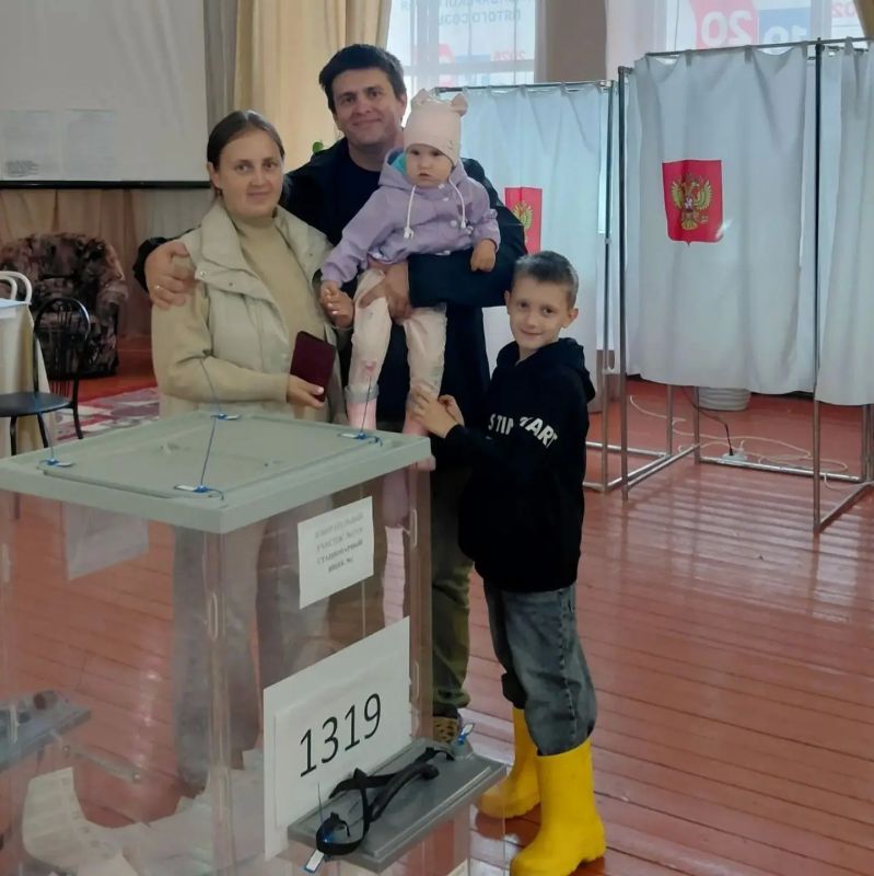 Галочку за своего кандидата, свою партию ставили представители разных национальностей и разных поколений Галочку за своего кандидата, свою партию ставили представители разных национальностей и разных поколений