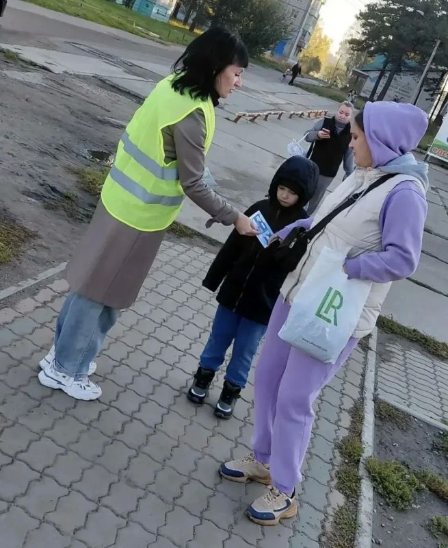 В Лесосибирске родительские патрули активно участвуют в мероприятиях Всероссийской Недели безопасности дорожного движения В Лесосибирске родительские патрули активно участвуют в мероприятиях Всероссийской Недели безопасности дорожного движения