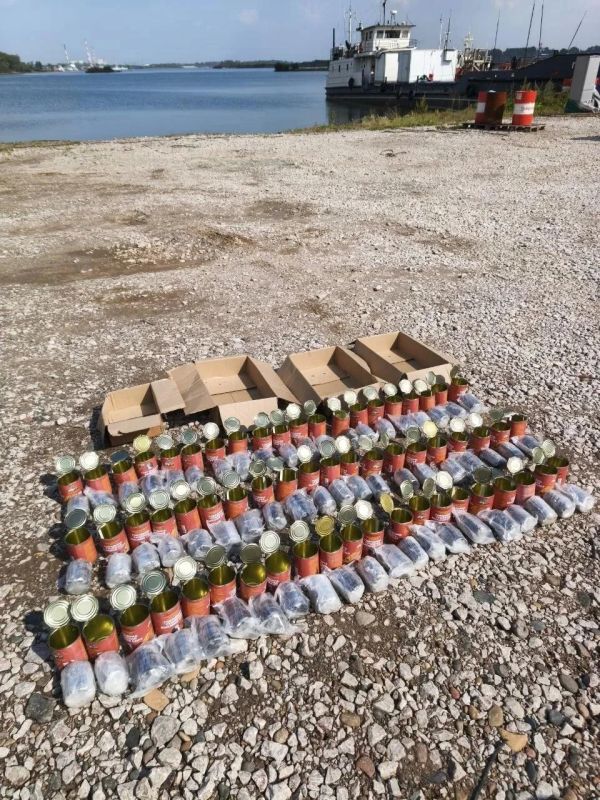 УФСБ России по Красноярскому краю пресечена попытка сбыта наркотических средств в особо крупном размере Установлено, что мужчина, 1977 года рождения, посредством специального мессенджера вступил в преступный сговор с... УФСБ России по Красноярскому краю пресечена попытка сбыта наркотических средств в особо крупном размере Установлено, что мужчина, 1977 года рождения, посредством специального мессенджера вступил в преступный сговор с...