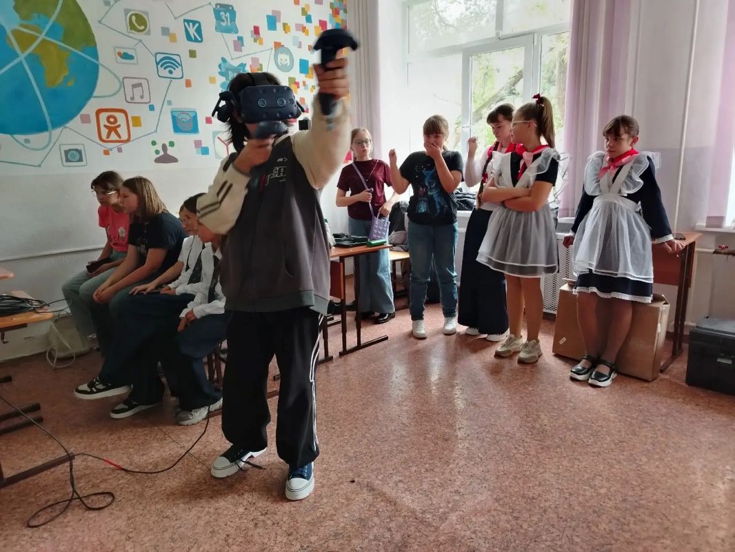 Будущее создаётся уже сегодня: мобильный «Кванториум» работает в Назарово! Будущее создаётся уже сегодня: мобильный «Кванториум» работает в Назарово!