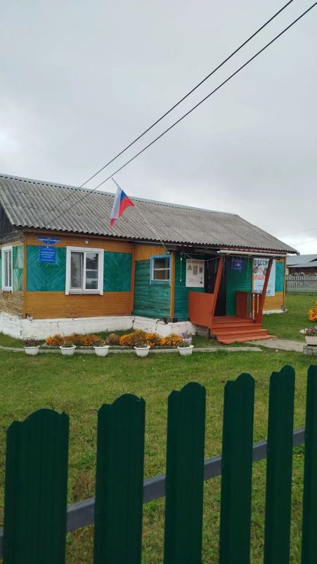 Сегодня был в Потапово.. Вручил руководителю территориального подразделения Вере Зибровой диплом и сертификат от Совета муниципальных образований края за участие в конкурсе на лучшую организацию работы в муниципальном... Сегодня был в Потапово.. Вручил руководителю территориального подразделения Вере Зибровой диплом и сертификат от Совета муниципальных образований края за участие в конкурсе на лучшую организацию работы в муниципальном...