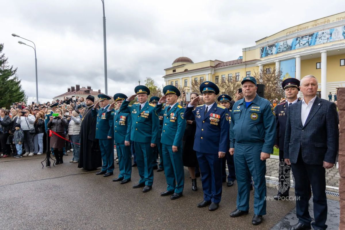 Первокурсники Сибирской академии МЧС России присягнули на верность профессии Первокурсники Сибирской академии МЧС России присягнули на верность профессии