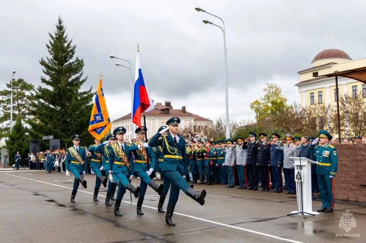 Первокурсники Сибирской академии МЧС России присягнули на верность профессии Первокурсники Сибирской академии МЧС России присягнули на верность профессии