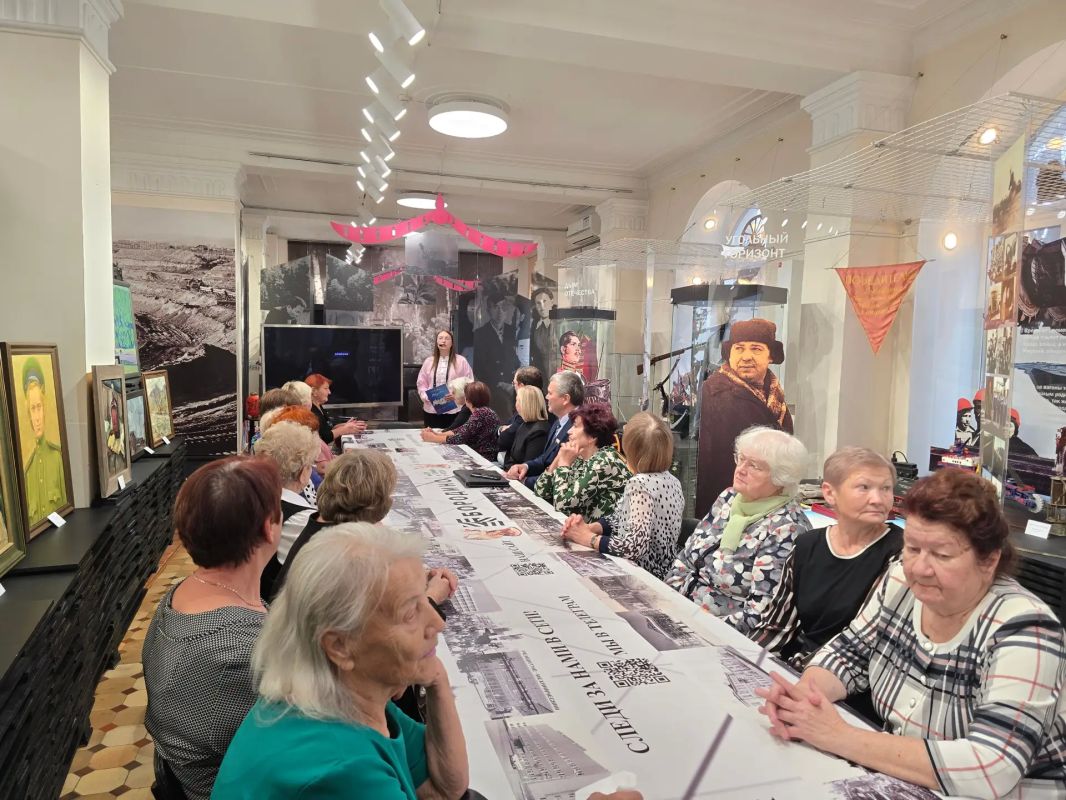 В музее истории города состоялась встреча, посвящённая 80-летию системы образования Бородино В музее истории города состоялась встреча, посвящённая 80-летию системы образования Бородино