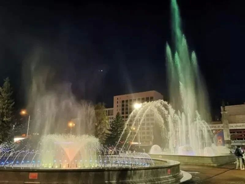 Фонтан на Театральной площади в Красноярске в этом сезоне даст финальные светомузыкальные шоу