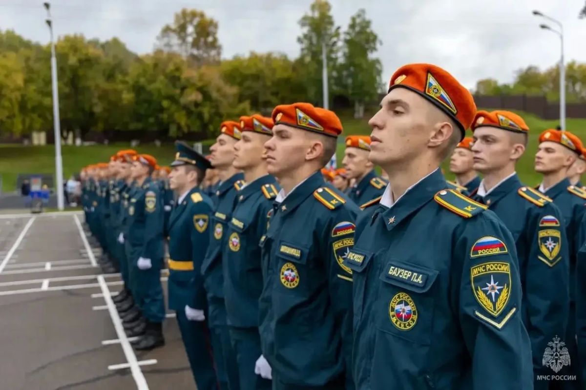Первокурсники Сибирской академии МЧС России присягнули на верность профессии Первокурсники Сибирской академии МЧС России присягнули на верность профессии