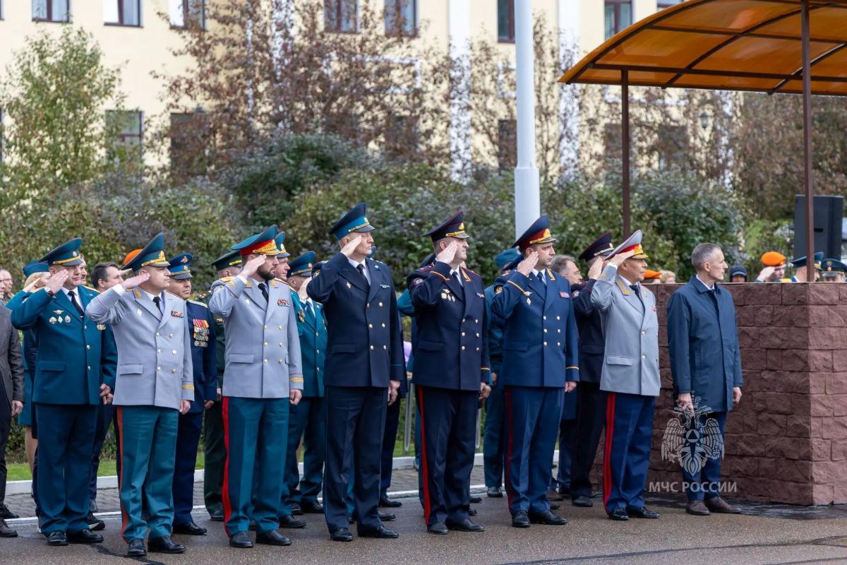 Первокурсники Сибирской академии МЧС России присягнули на верность профессии Первокурсники Сибирской академии МЧС России присягнули на верность профессии