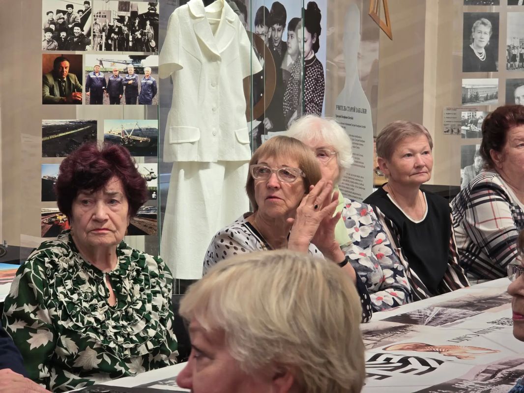В музее истории города состоялась встреча, посвящённая 80-летию системы образования Бородино В музее истории города состоялась встреча, посвящённая 80-летию системы образования Бородино