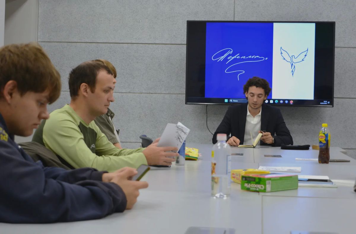 В Красноярске встретились участники литературно-поэтического клуба «Переплёт» В Красноярске встретились участники литературно-поэтического клуба «Переплёт»