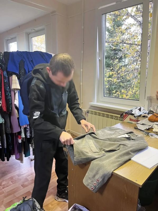 В городе Шарыпово сотрудники уголовно-исполнительной инспекции ГУФСИН помогли осужденному приобрести сезонную одежду В городе Шарыпово сотрудники уголовно-исполнительной инспекции ГУФСИН помогли осужденному приобрести сезонную одежду