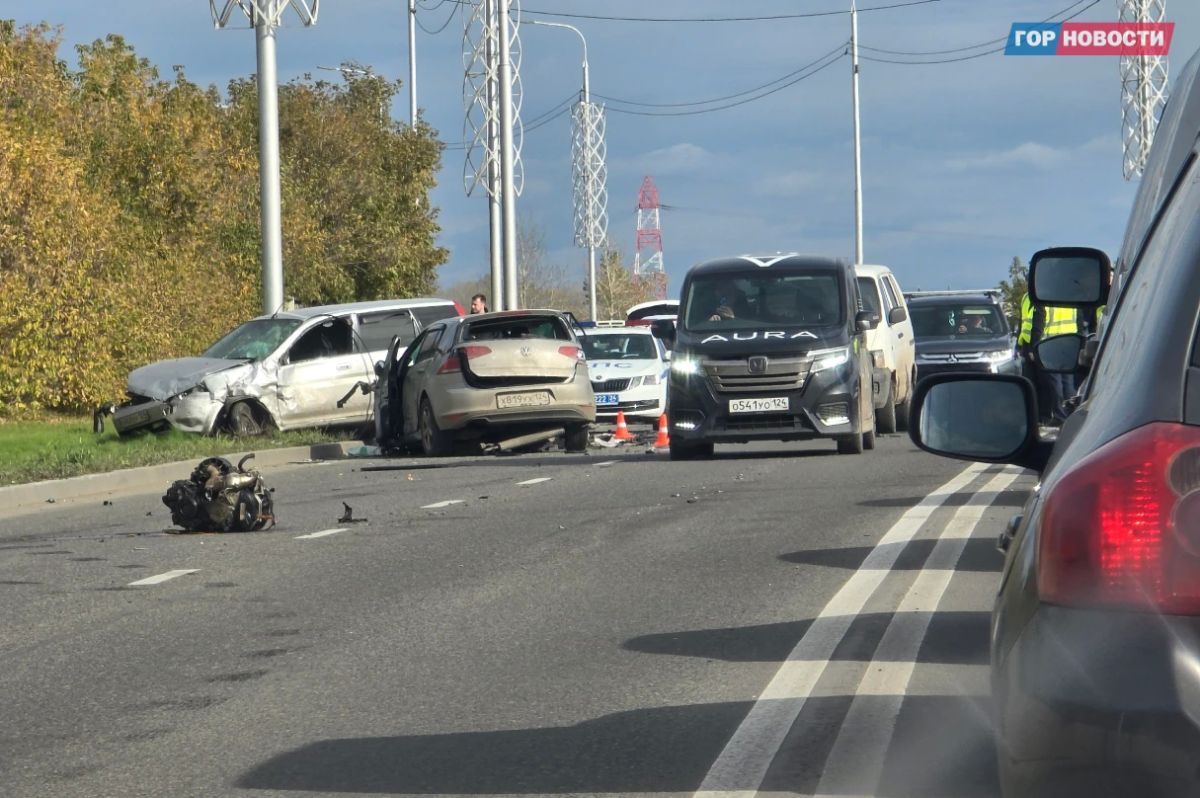 Погибшие в ДТП на Дубровинского девушки оказались студентками СФУ Погибшие в ДТП на Дубровинского девушки оказались студентками СФУ