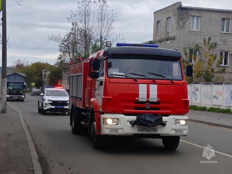 В Красноярске МЧС провели эксперимент – пропустят ли водители пожарную