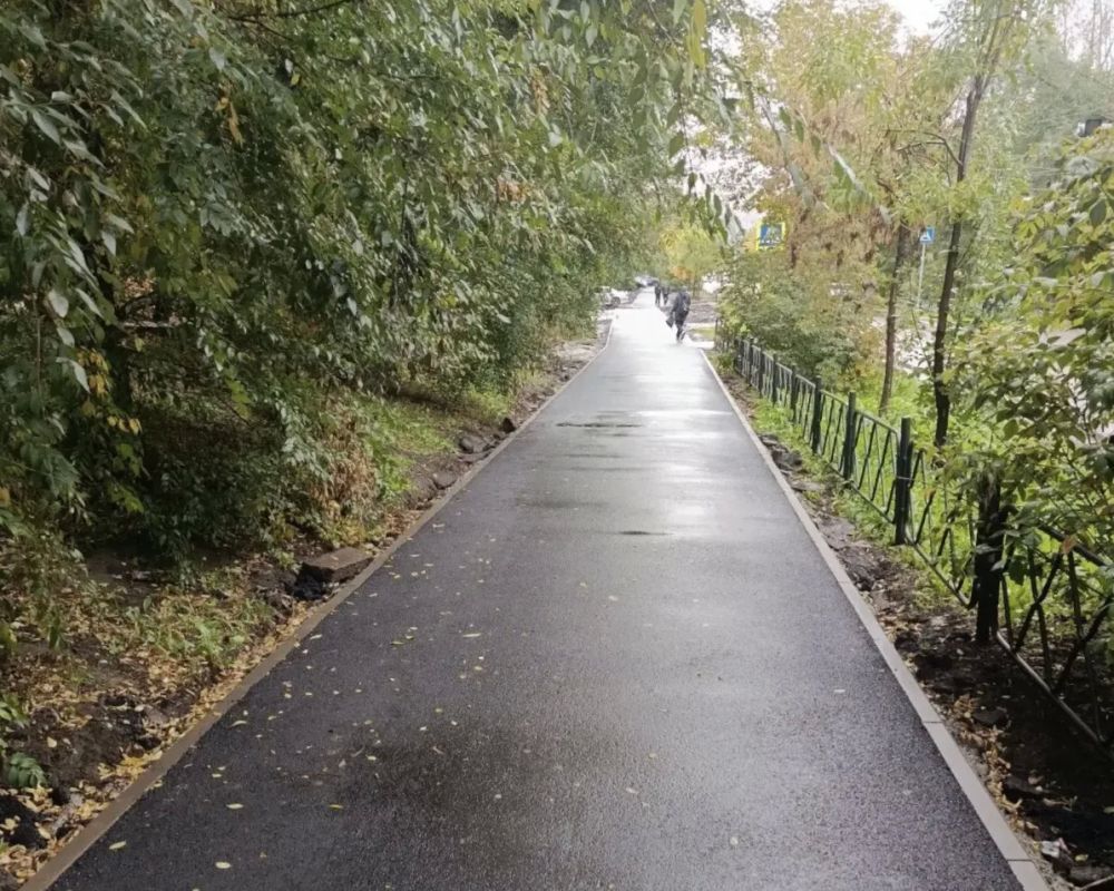 На Кольцевой восстановили разрушенный тротуар после обращений жителей