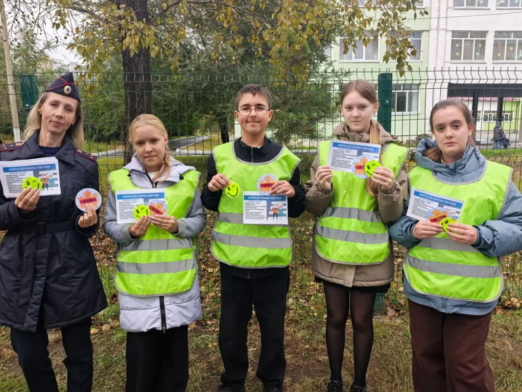 «С заботой…» — под таким названием сегодня, в День пожилых людей, прошла акция при поддержке Госавтоинспекции «С заботой…» — под таким названием сегодня, в День пожилых людей, прошла акция при поддержке Госавтоинспекции