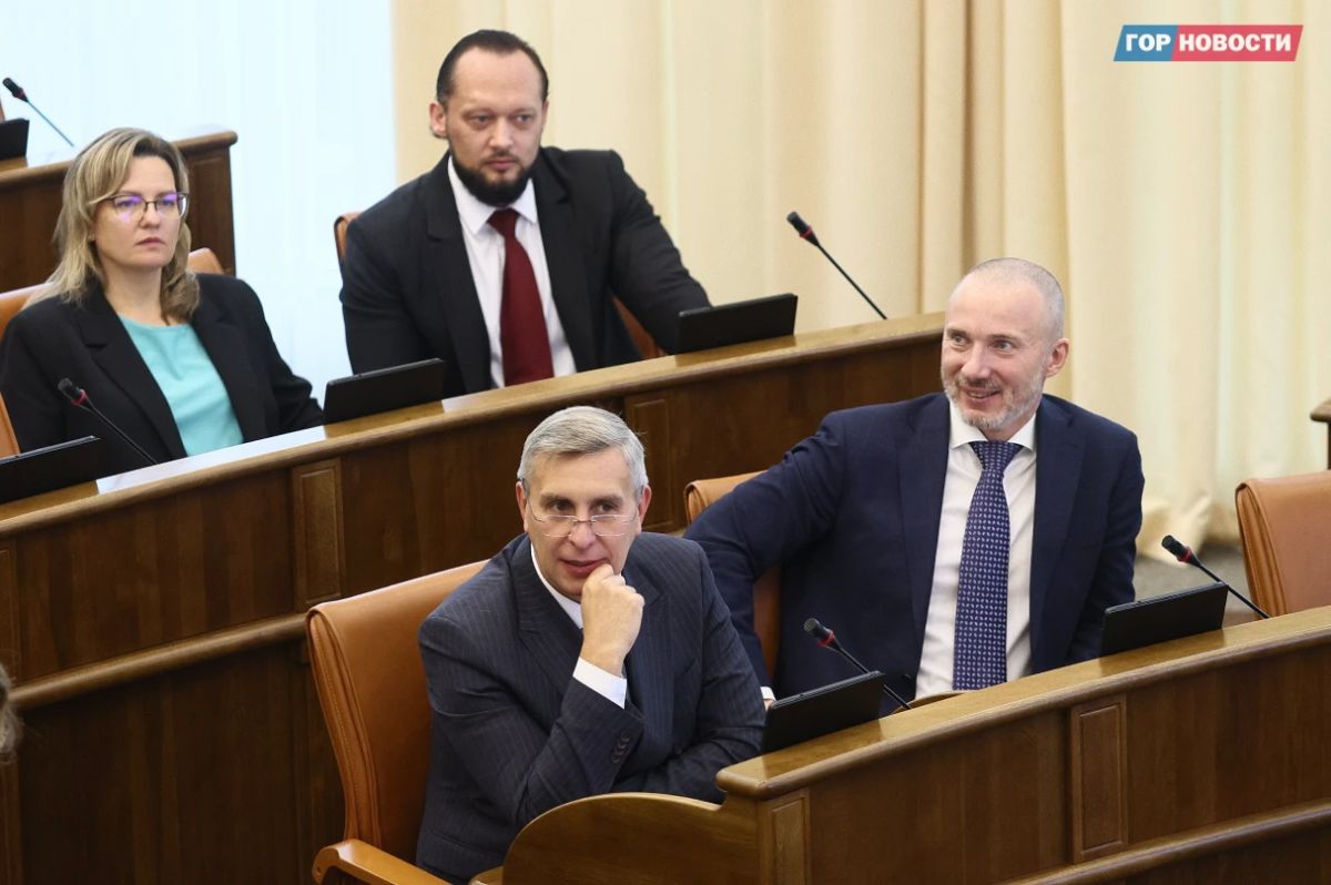 Алексей Додатко остаётся во главе краевого парламента — депутаты поддержали его единогласно Алексей Додатко остаётся во главе краевого парламента — депутаты поддержали его единогласно