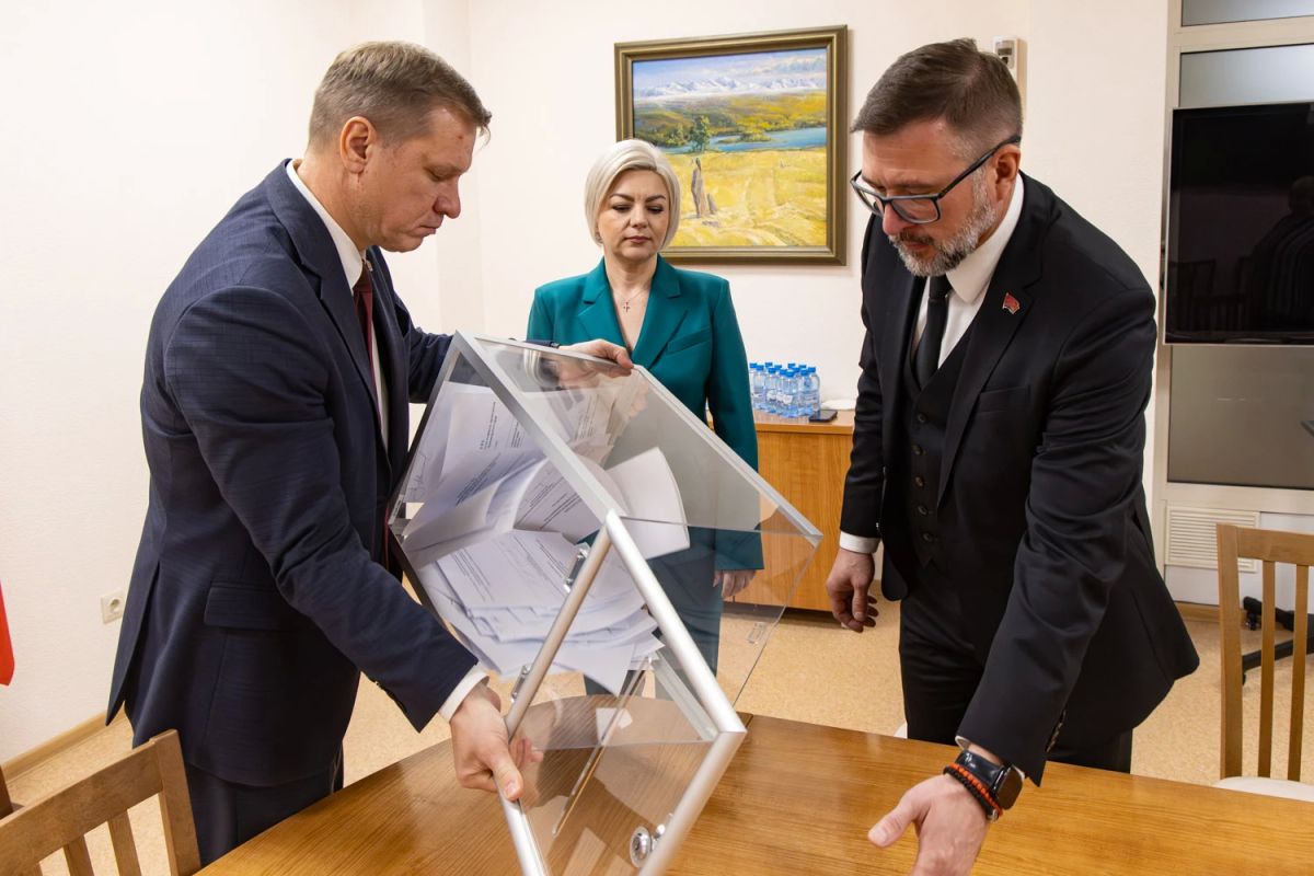 Состоялась первая сессия нового созыва краевого парламента Состоялась первая сессия нового созыва краевого парламента