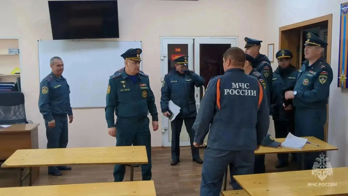 Руководство Главного управления провело выездное совещание в пожарно-спасательной части Руководство Главного управления провело выездное совещание в пожарно-спасательной части