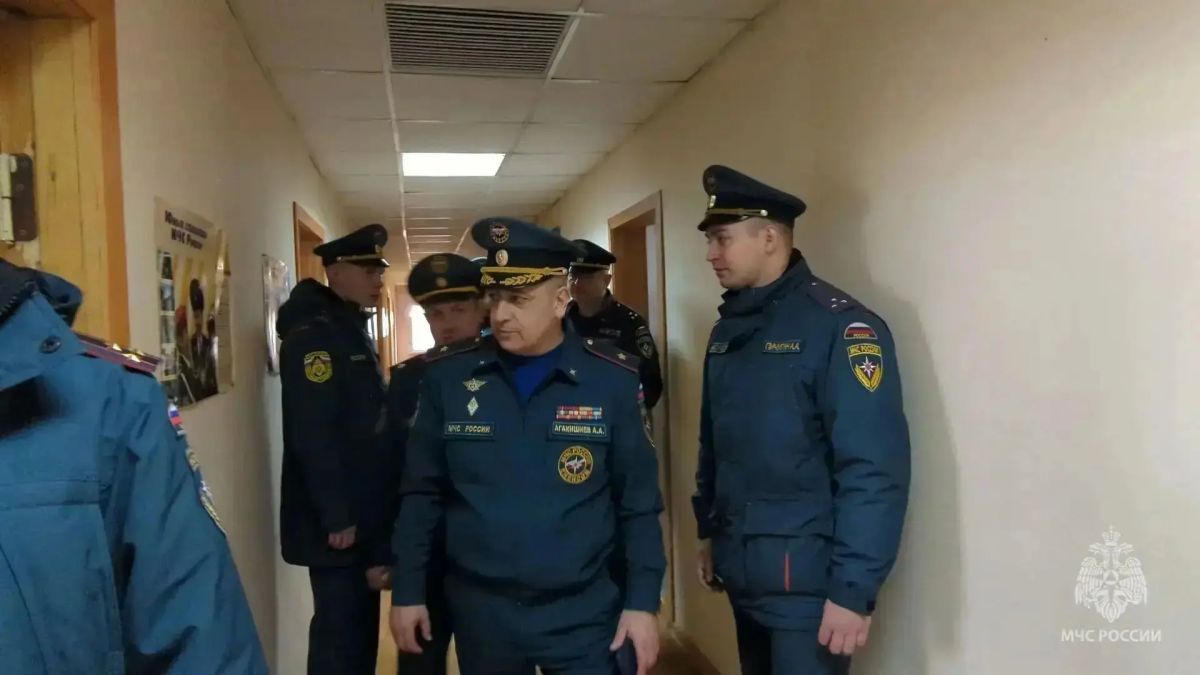 Руководство Главного управления провело выездное совещание в пожарно-спасательной части Руководство Главного управления провело выездное совещание в пожарно-спасательной части