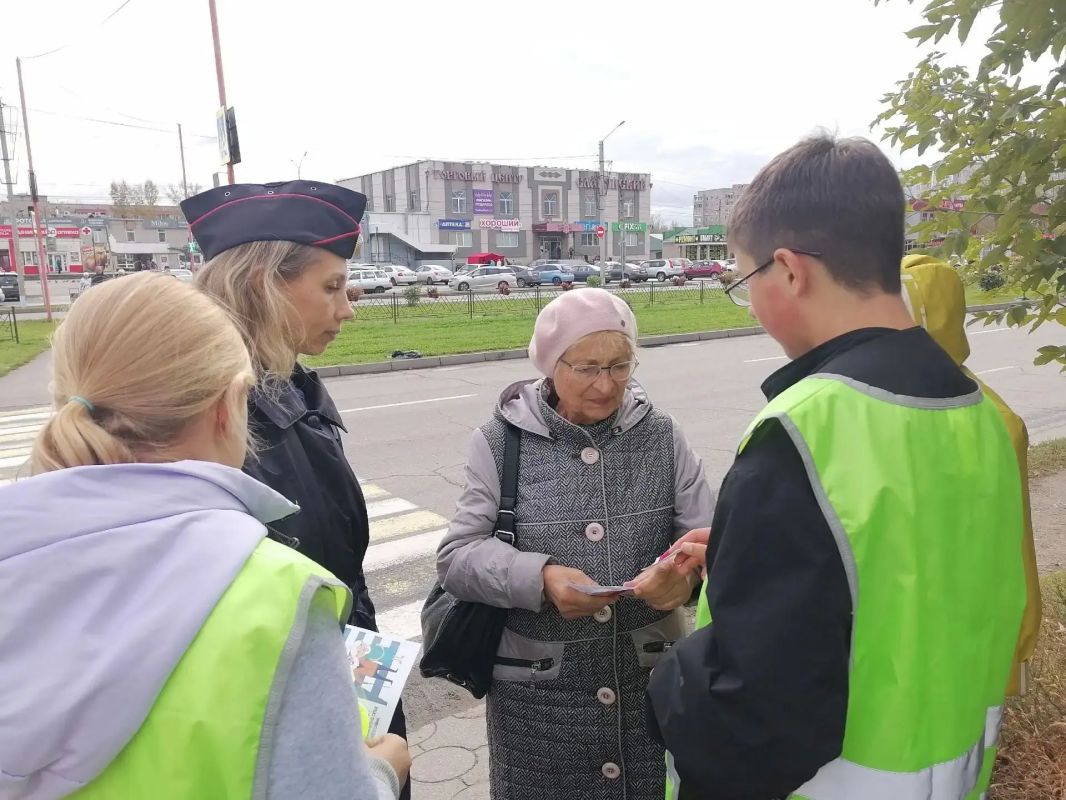 «С заботой…» — под таким названием сегодня, в День пожилых людей, прошла акция при поддержке Госавтоинспекции «С заботой…» — под таким названием сегодня, в День пожилых людей, прошла акция при поддержке Госавтоинспекции