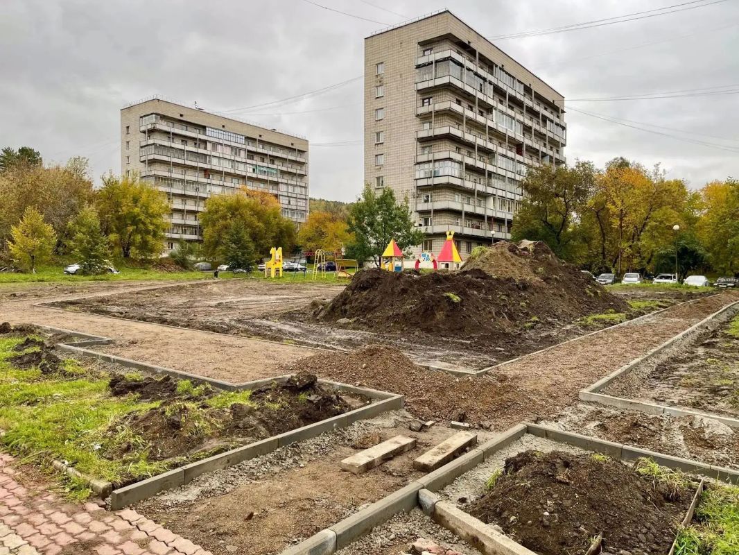 В Железногорске начали благоустройство площади Королёва у детского городка В Железногорске начали благоустройство площади Королёва у детского городка